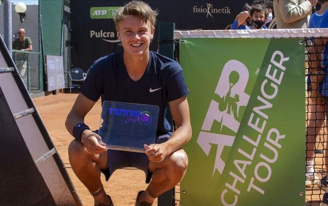 赛程的密集 赛程的密集